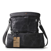 Barebones vista frontal de la bolsa mostrando cierre y diseño resistente