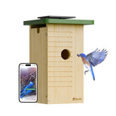Birdfy vista frontal de la casa nido mostrando entrada y acabado natural
