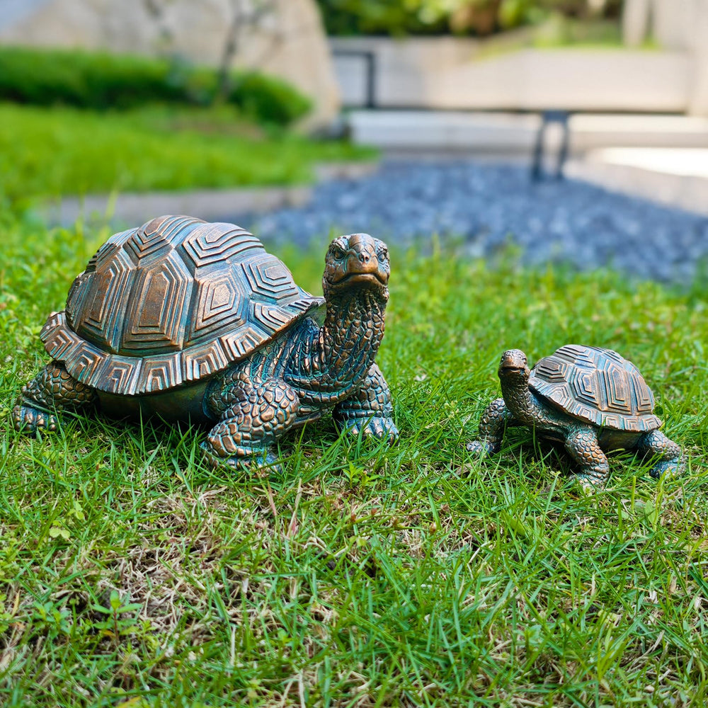 Brilliant Prospect figura tortuga madre frontal mostrando diseño y presencia decorativa