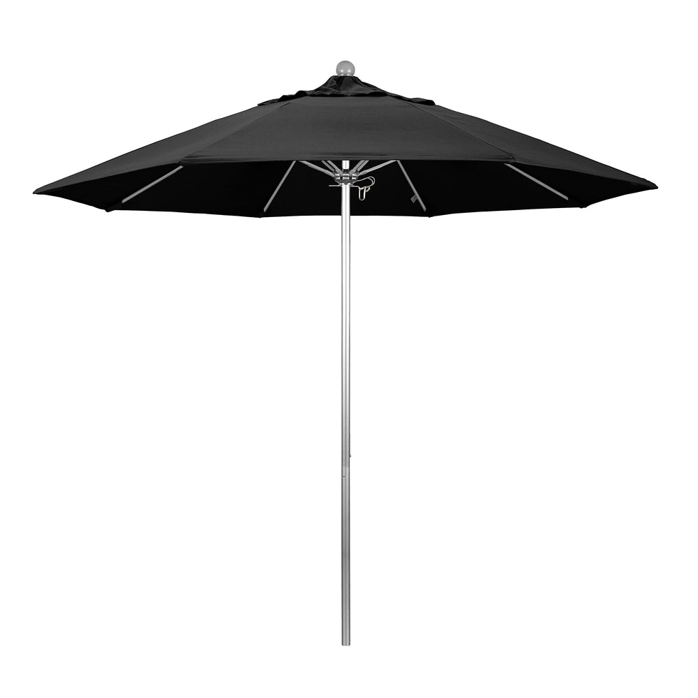 California Umbrella frente empaquetada mostrando diseño y fácil montaje