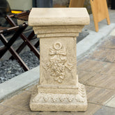 Christopher Knight Home vista frontal del pedestal en arena mostrando forma elegante y estable