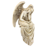 Design Toscano estatua Resting Grace vista frontal mostrando calma y elegancia