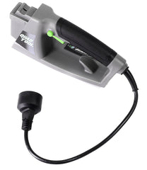 Earthwise CVP41810 detalle de barra y cadena con sistema de engrase visible