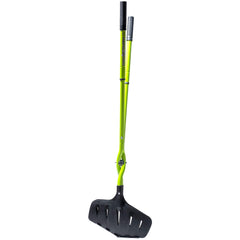 Earthwise primer plano de las mandíbulas cerradas con dientes que aseguran residuos