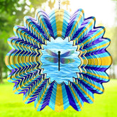 Eiryhope libélula frontal colgada mostrando movimiento y atractivo visual