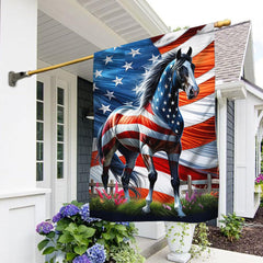 FLAGWIX vista frontal de la bandera American Horse mostrando diseño patriótico y atractivo