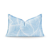 Hofdeco Premium vista frontal con estampado hoja de palma azul bebé y efecto decorativo