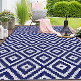 Mattitude alfombra exterior frontal muestra diseño azul y durabilidad