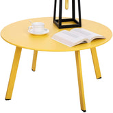 Meluvici vista frontal de la mesa auxiliar mostrando su diseño minimalista y color amarillo