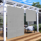 Patio cortina frontal plegable gris mostrando sombra y privacidad