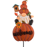 TERESA'S COLLECTIONS vista frontal del gnomo con calabazas mostrando bienvenida
