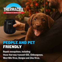 Thermacell E-ZoneGuard en patio protegiendo a personas durante cena