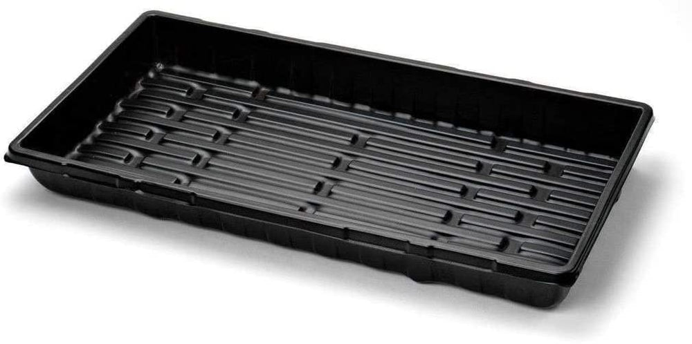 TO Plastics bandeja 1020 frontal mostrando tamaño y construcción resistente