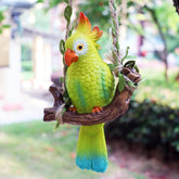 XKFLAUHM loro colgante frontal mostrando colores vivos y atractivo visual