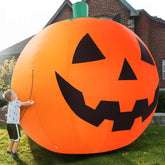ZPISF calabaza inflable frontal en jardín mostrando impacto visual