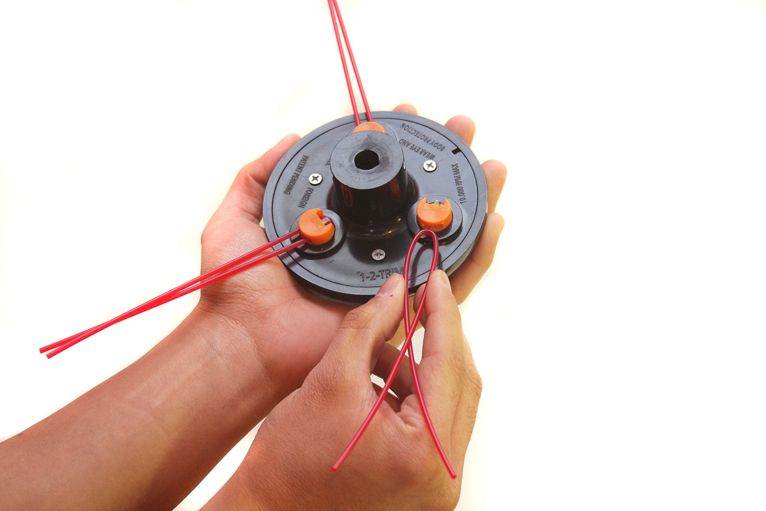 1-2-Trim cuchilla metálica en primer plano para cortes potentes y duraderos