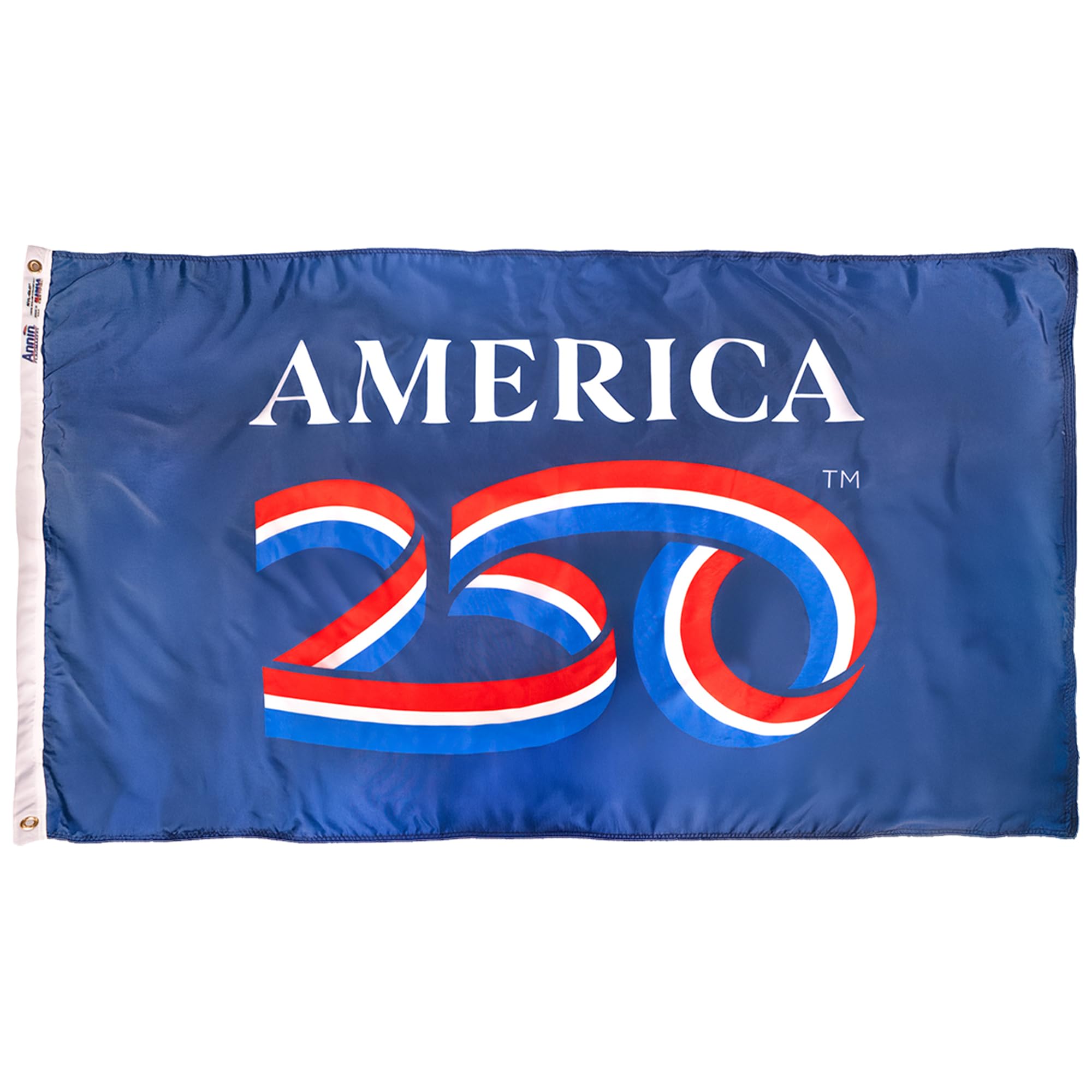 Annin Flagmakers vista frontal de la bandera USA 250, destaca el emblema y orgullo