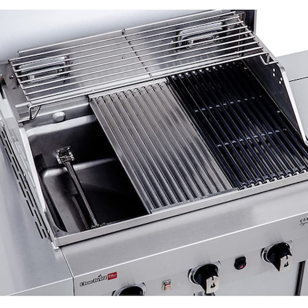 BBQ Future escena al aire libre con el kit mejorando el asado