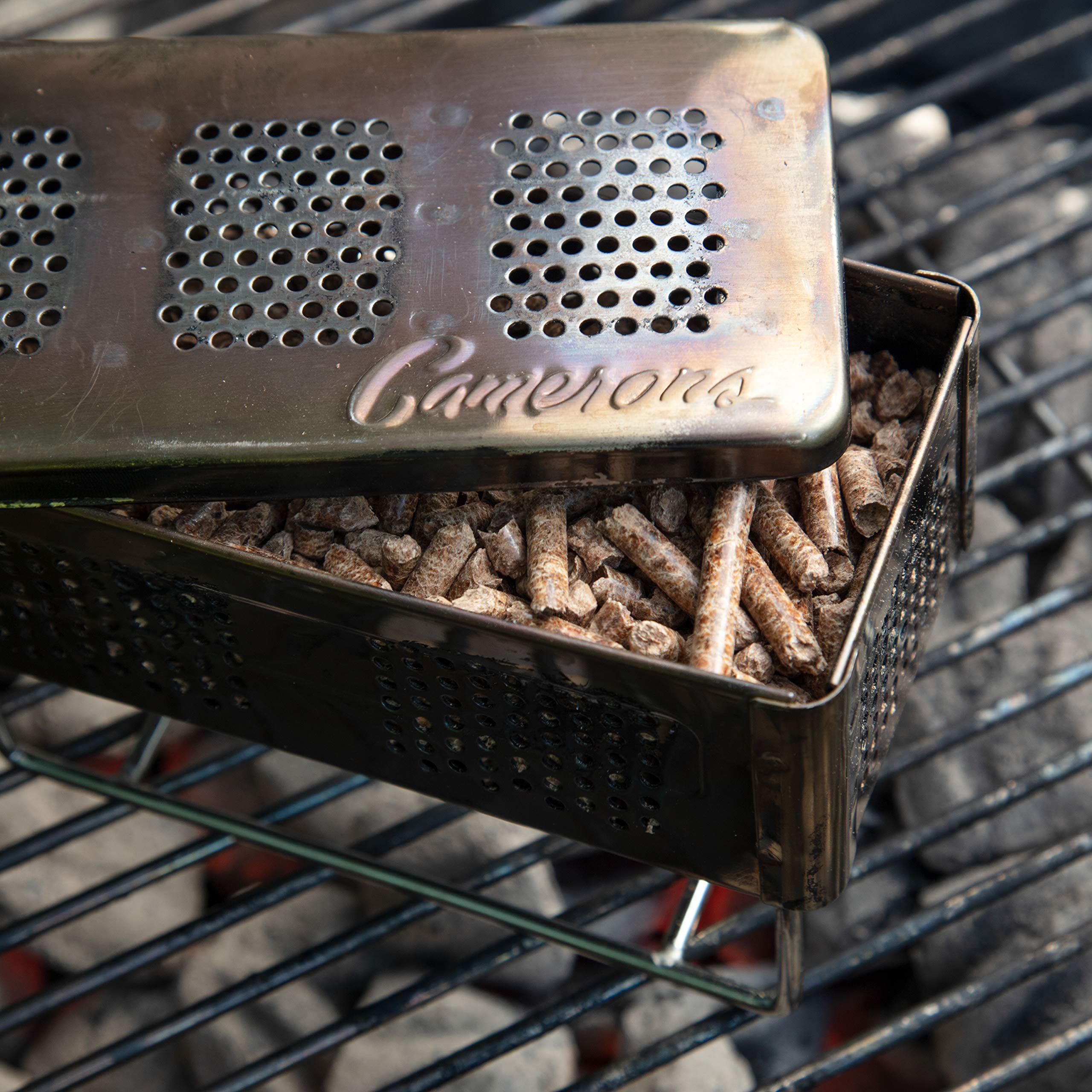 Camerons bolsa abierta con pellets visibles destacando cantidad y calidad