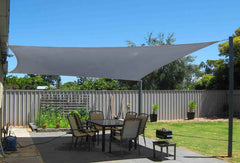 COCONUT toldo frontal instalado mostrando cobertura amplia y sombra