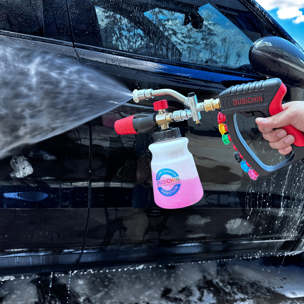 DUSICHIN kit completo instalado sobre coche mostrando limpieza eficiente