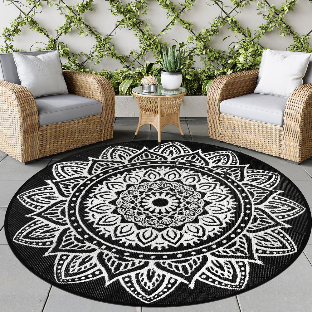 famibay alfombra en jardín decorado mostrando mejora estética del espacio