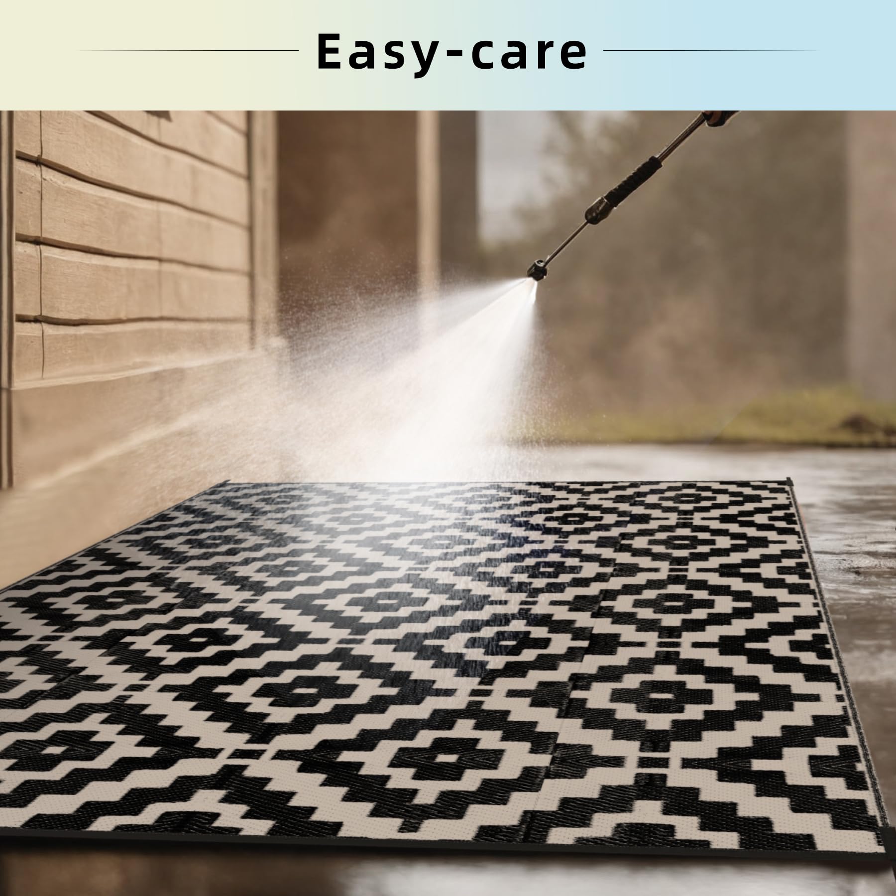 Favoyard alfombra colocada en patio ilustrando uso cómodo y resistente al clima