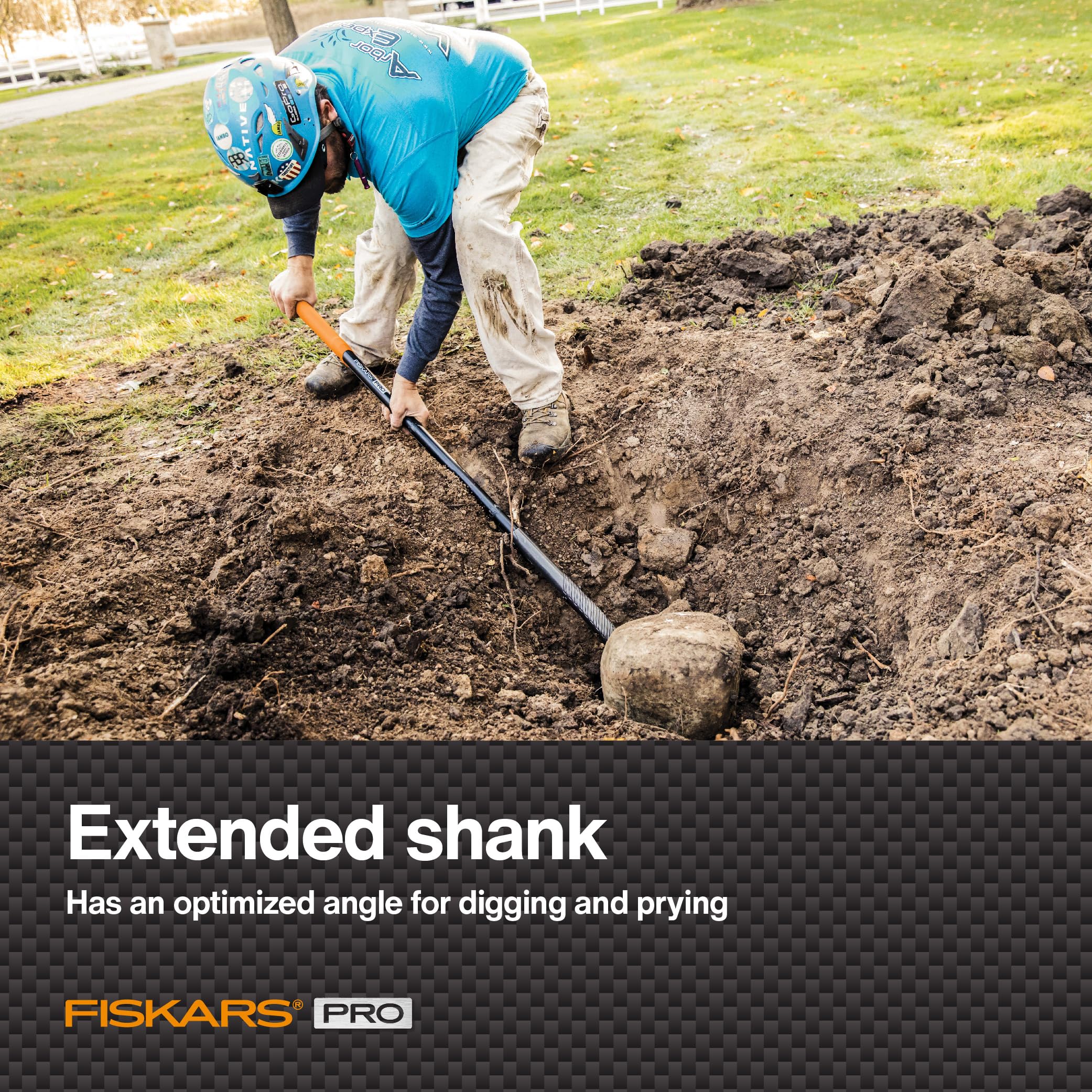 Fiskars hoja de acero detalle, filo afilado que facilita penetración del suelo