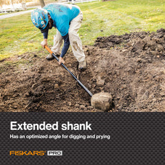 Fiskars hoja de acero detalle, filo afilado que facilita penetración del suelo
