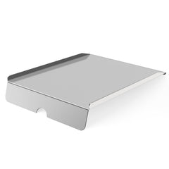 FlameDuty bandeja frontal instalada en Traeger Serie 22, mejora limpieza