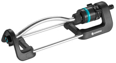 Gardena aspersor frontal mostrando diseño compacto y beneficio de riego uniforme