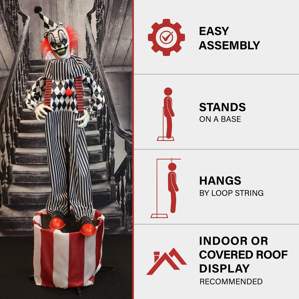 Haunted Hill Farm payaso colgado en porche para efecto sorpresa