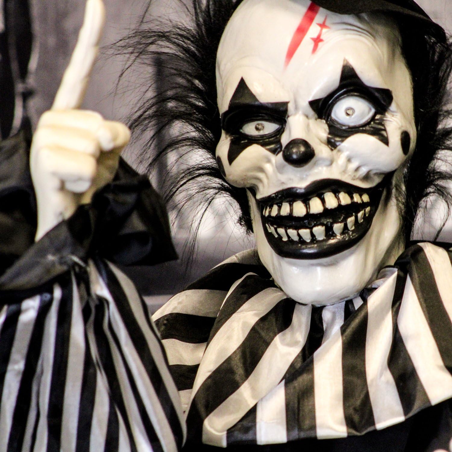 Haunted Hill Farm colocado en la entrada para asustar a los visitantes