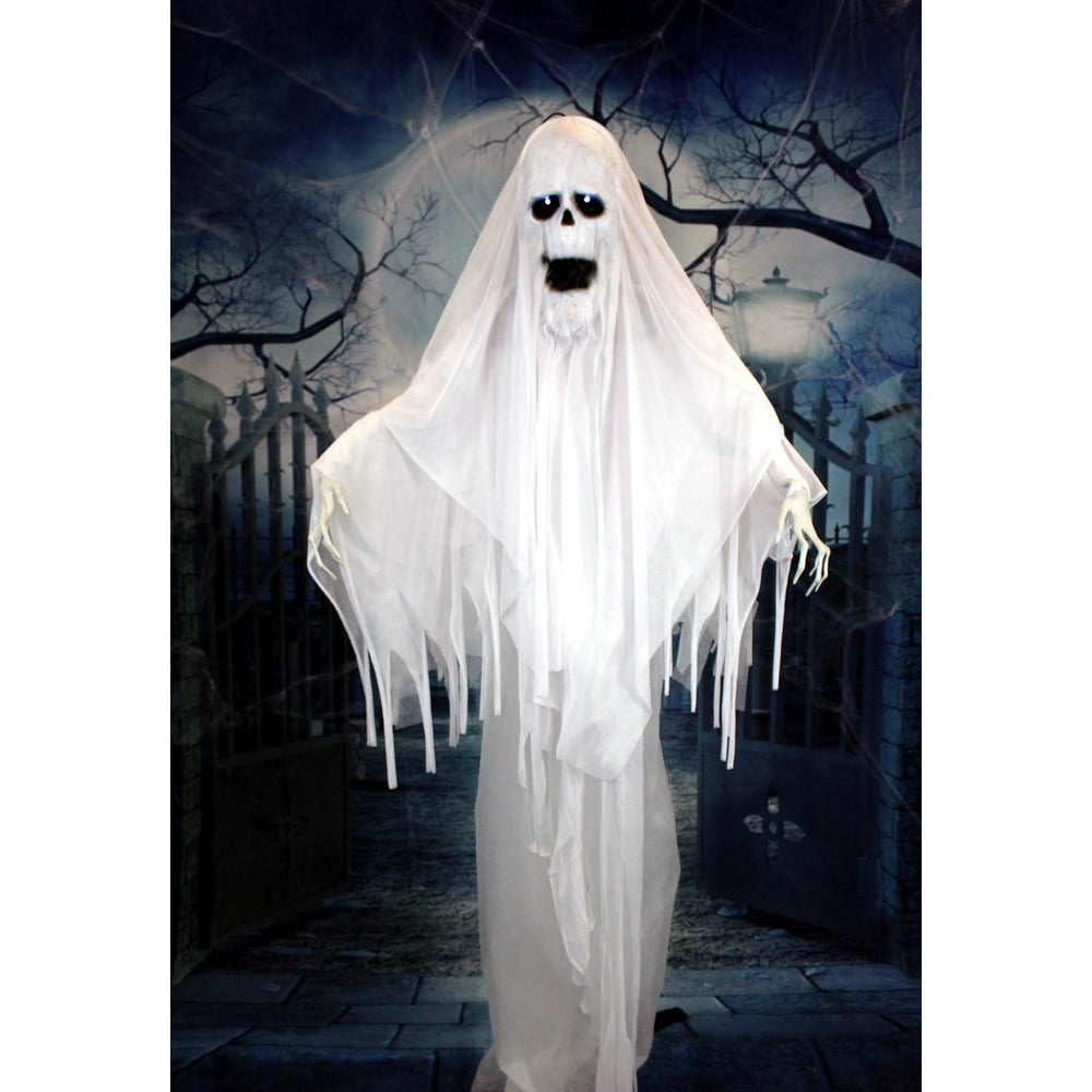 Haunted Hill Farm fantasma colocado en porche recibiendo visitantes