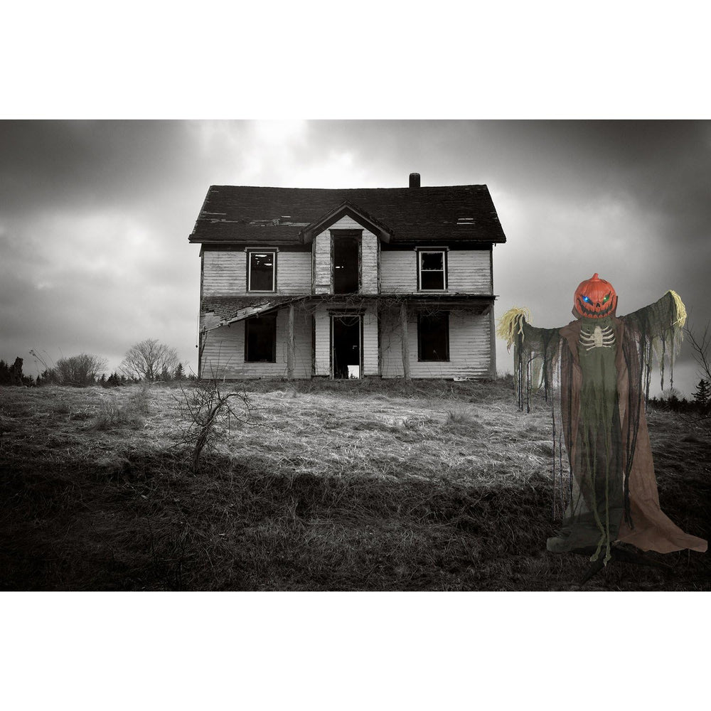 Haunted Hill Farm instalado en porche creando bienvenida espeluznante para los visitantes