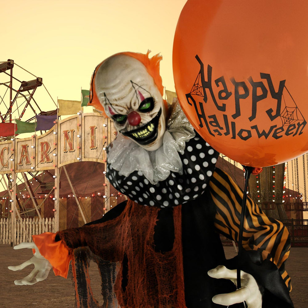 Haunted Hill Farm manos con globo sosteniendo accesorio para atraer visitantes