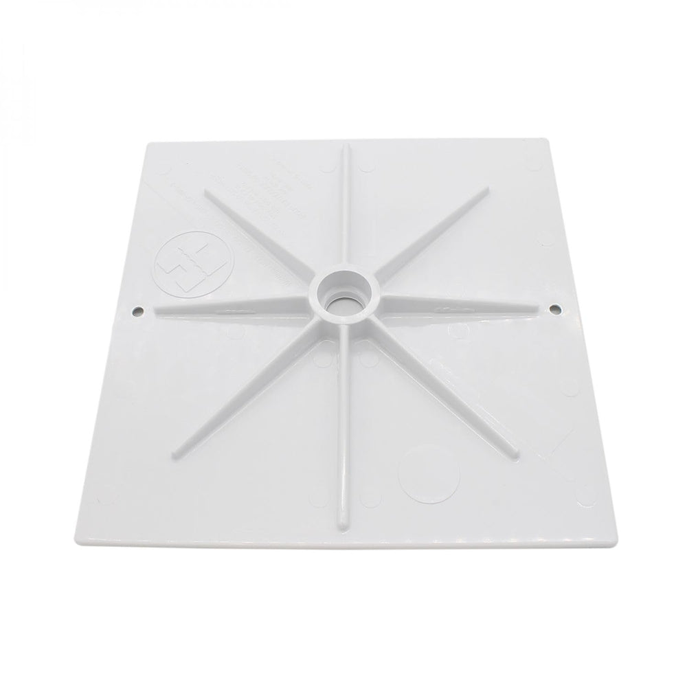 Hayward tapa instalada en skimmer demostrando protección y seguridad