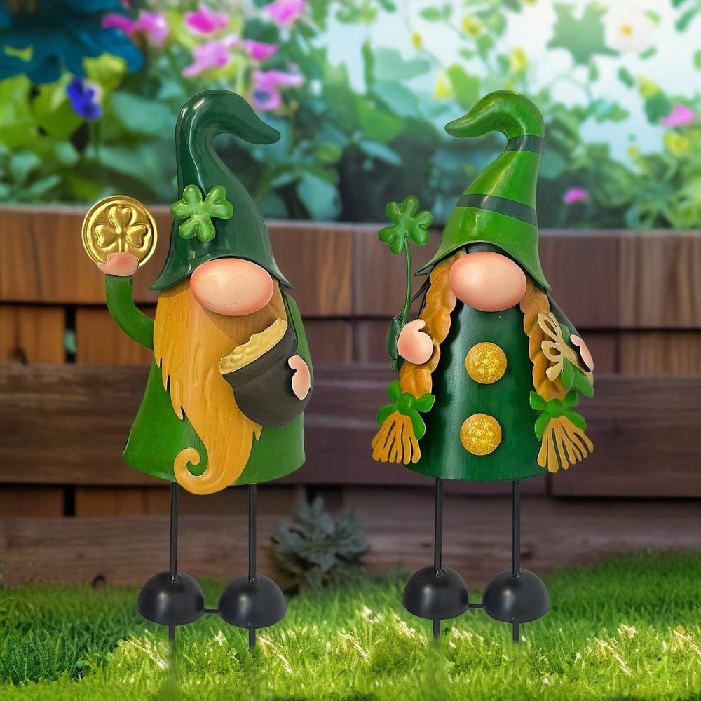 HONGLAND pareja de gnomos adornando un macizo y alegrando el jardín