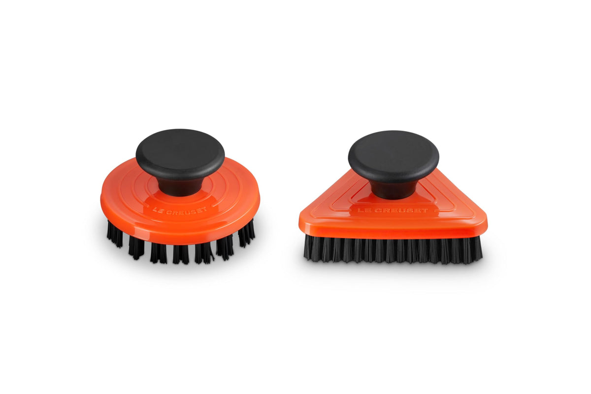 Le Creuset frontal del pack de brochas Flame mostrando diseño y caja lista para regalo