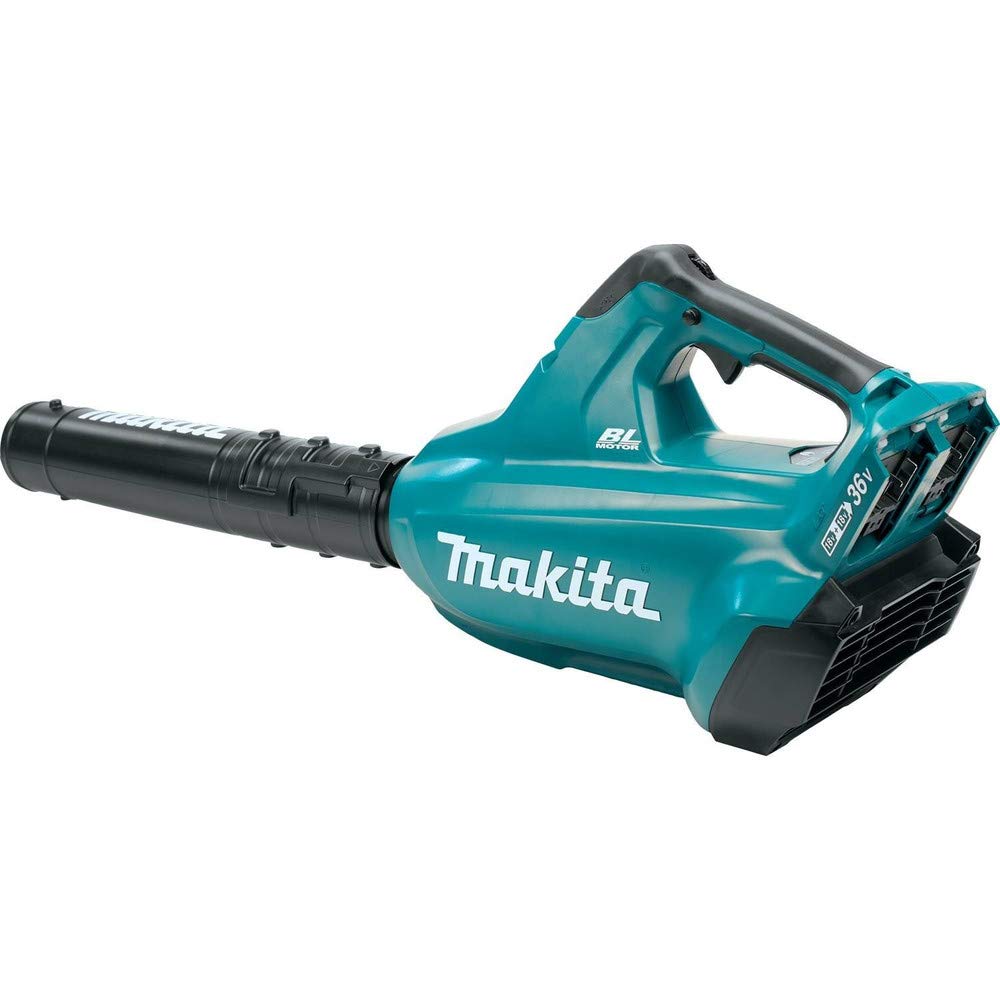 Makita XBU02PT detalle del tubo enfocando la boquilla y eficacia de soplado