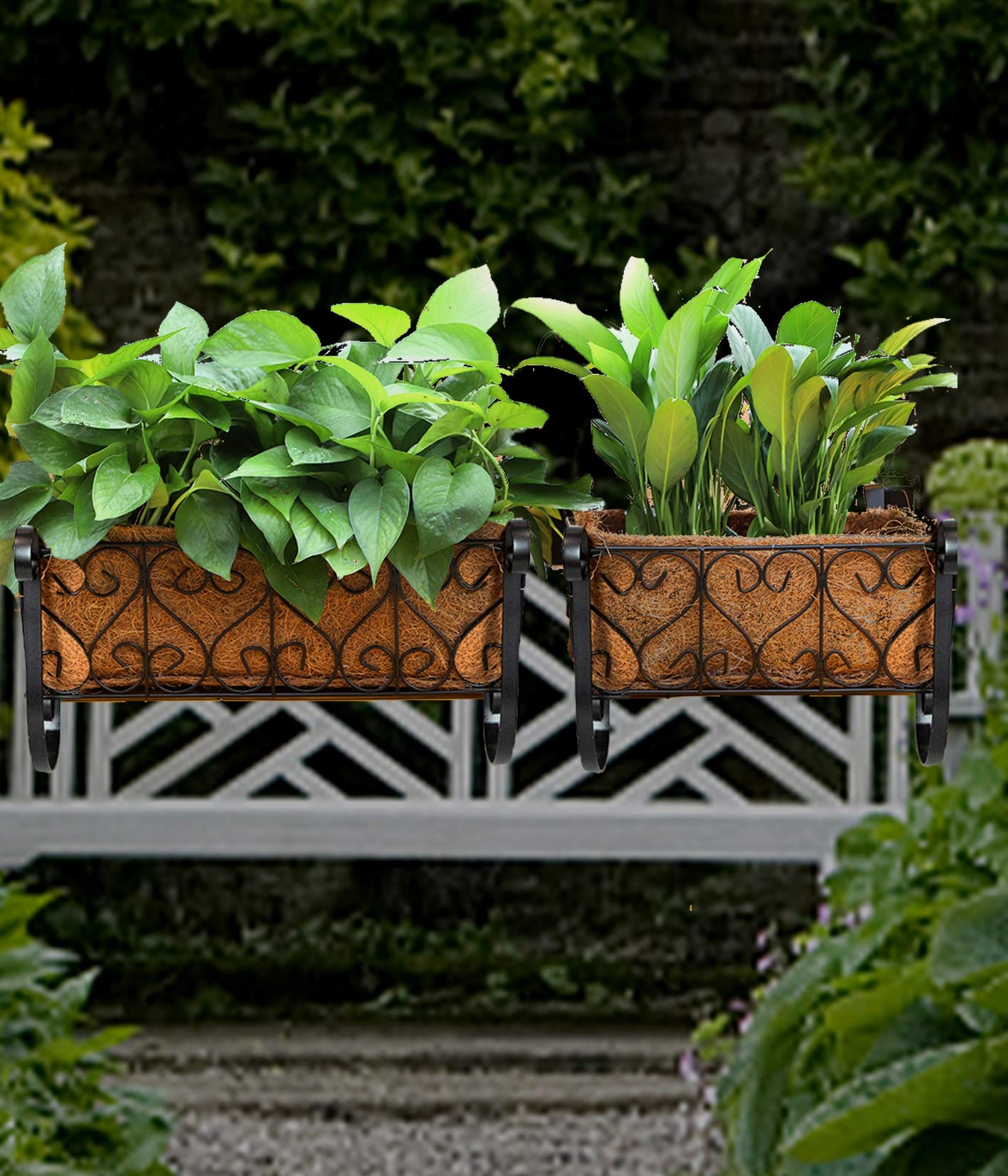 MorTime cestas en balcón con plantas destacando decoración práctica
