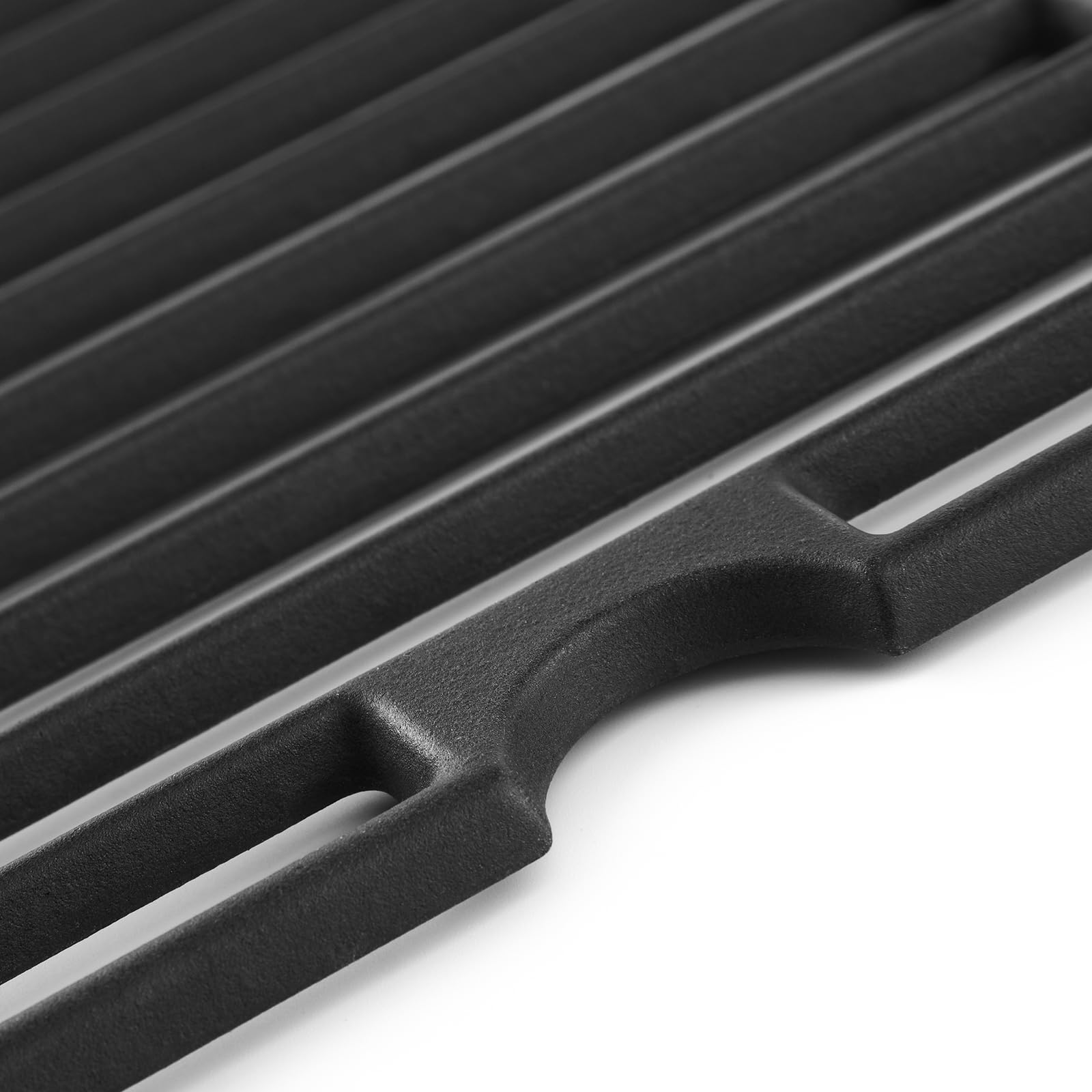 Oklagarden parrilla montada en patio demostrando uso real y durabilidad