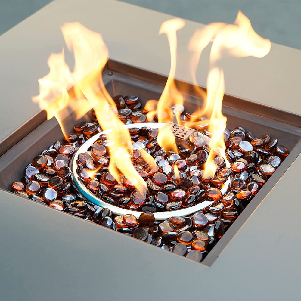 OnlyFire mesa de fuego decorada con cuentas, ambiente elegante