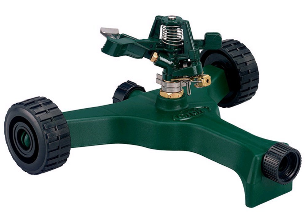 Orbit aspersor frontal con base de ruedas mostrando movilidad y cobertura uniforme