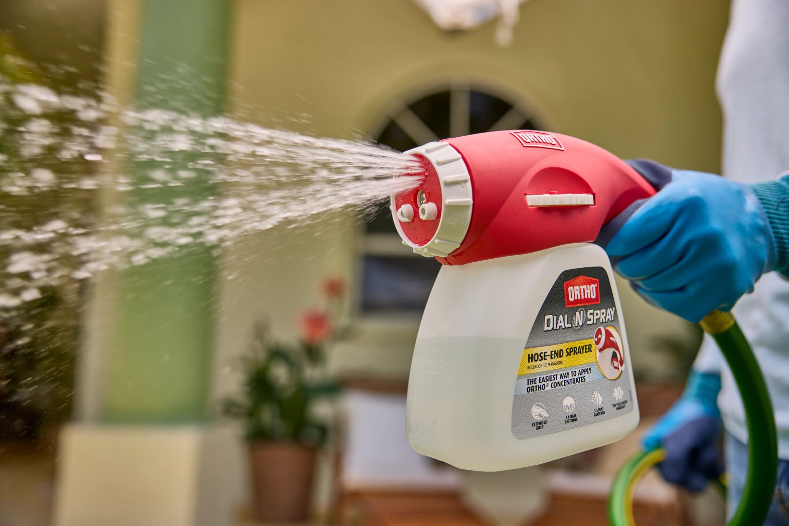 Ortho botella en mano para comparar tamaño y rendimiento por 5,000 ft²