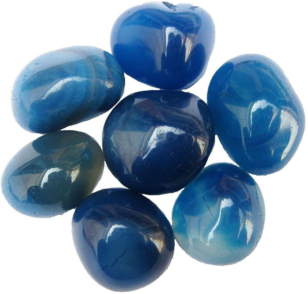 ROYAL SAPPHIRE guijarros en camino de jardín aportando color y resistencia