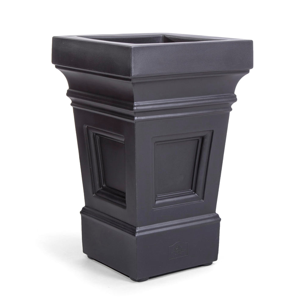 Step2 Atherton vista frontal en onyx black, maceta elegante y funcional