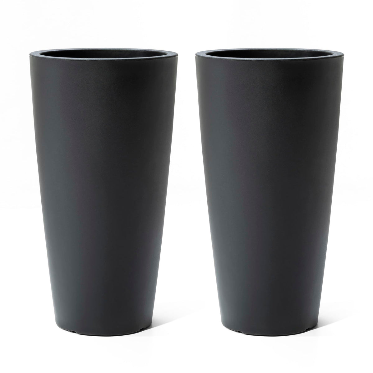Step2 macetero Tremont frontal Onyx Black mostrando forma alta y elegante