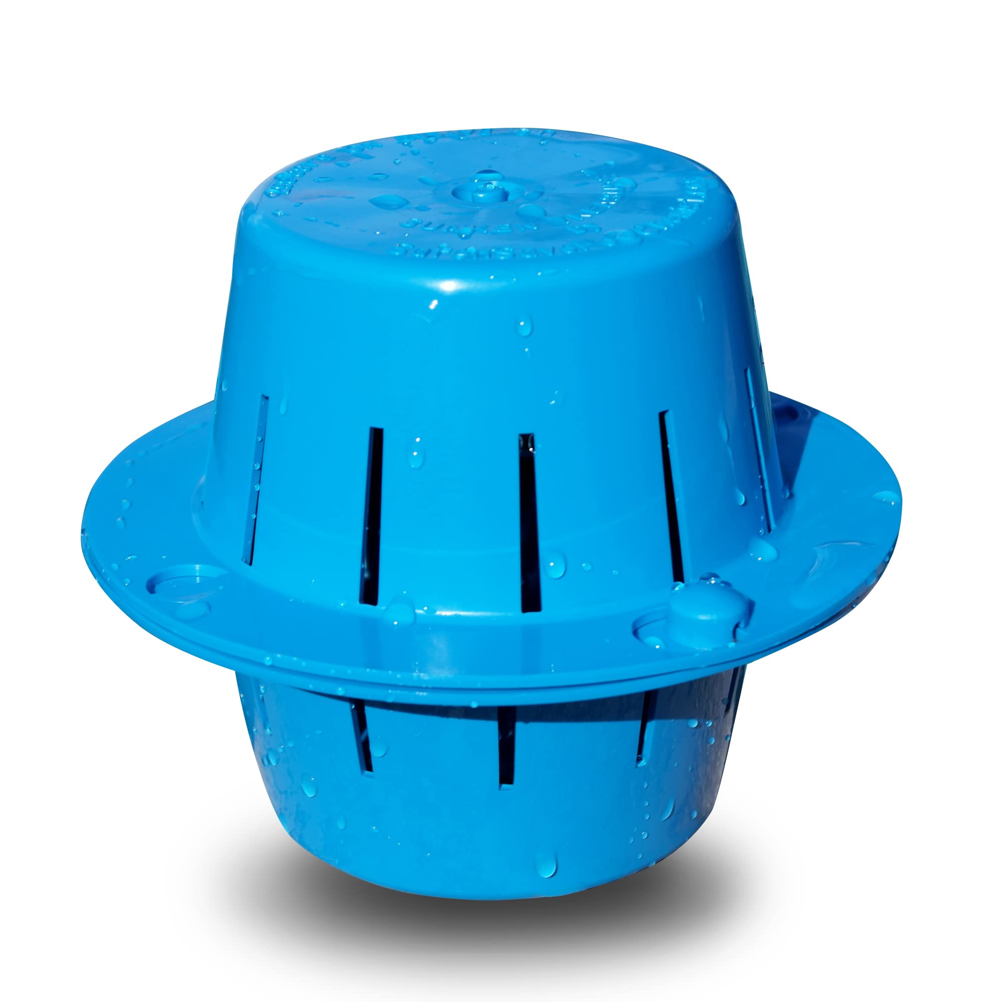Sunken Treasure en piscina con agua cristalina que mejora aspecto