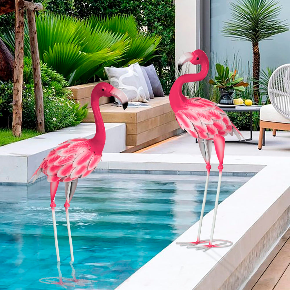 SUNREEK par de flamencos en patio creando punto focal decorativo